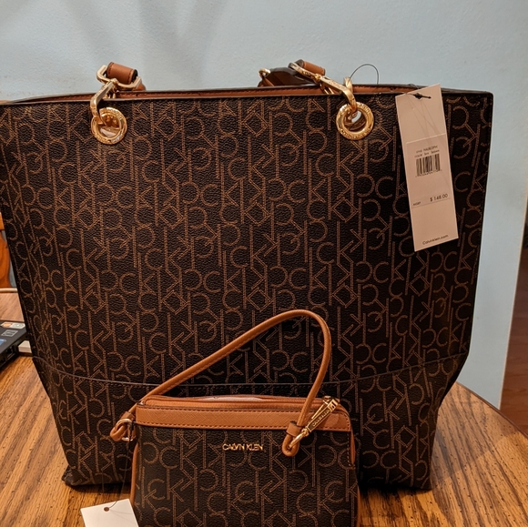Calvin Klein Handbags - 👜👜 Calvin Klein Large Tote